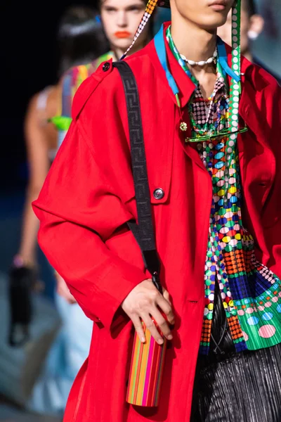 Look 15